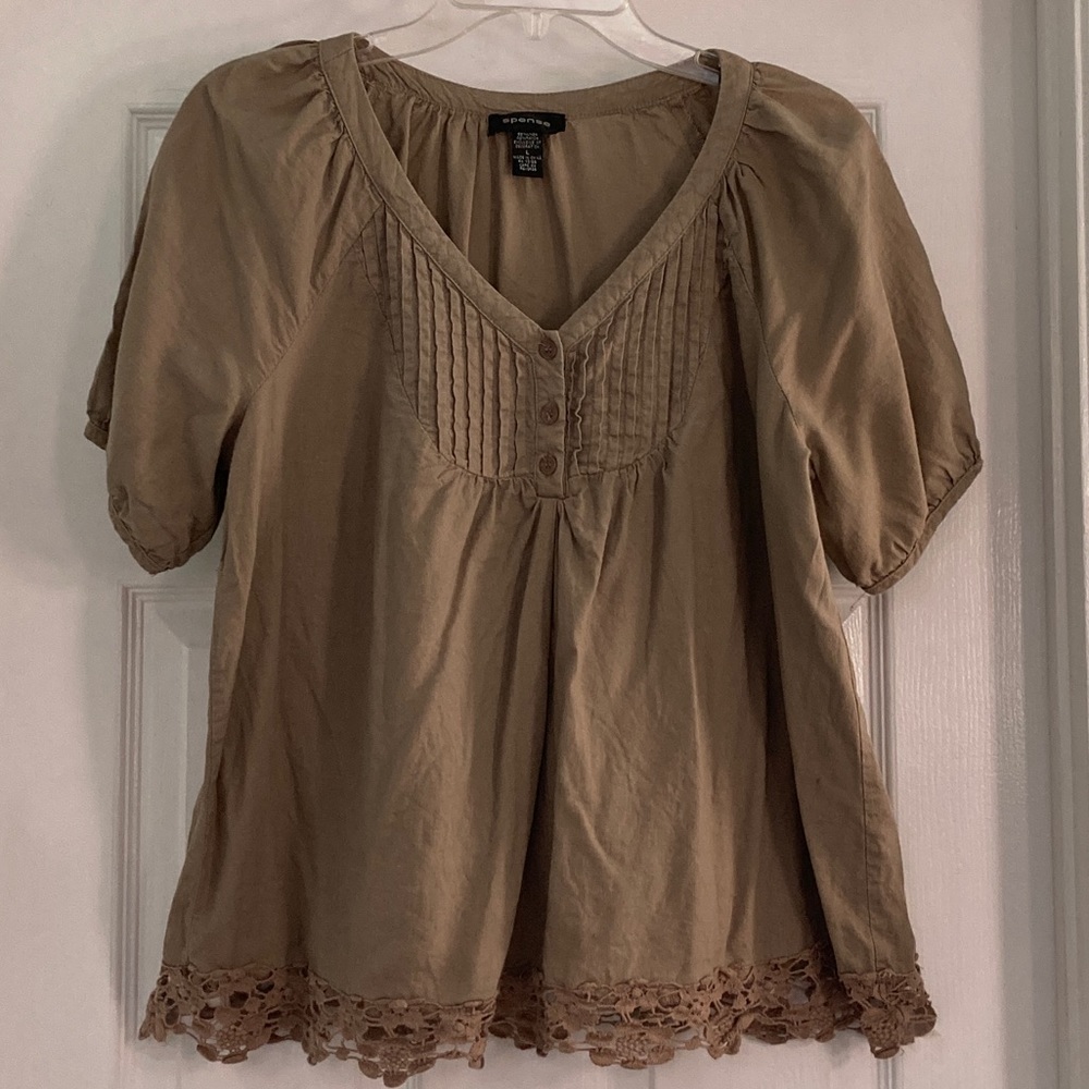 L crochet-bottom blouse by Spense 🪴